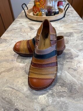 Spring Step Firefly leather slip on clog shoes in the camel multicolor design